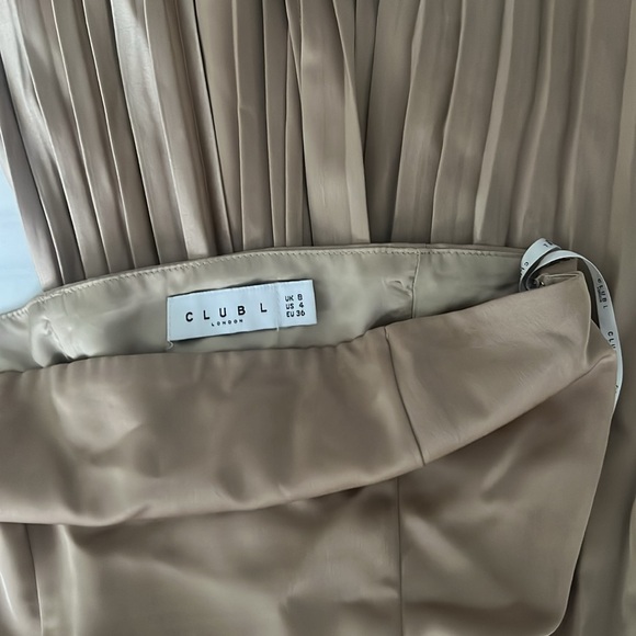 CLUBLLONDON - CHAMPAGNE SATIN BANDEAU PLEATED SPLIT MAXI DRESS - Picture 6 of 6